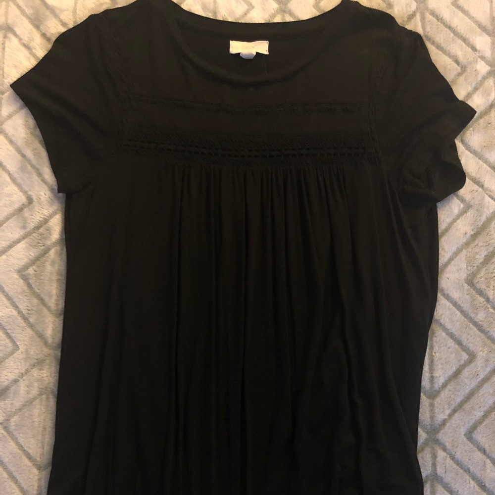 Black Leggings tee (women’s)